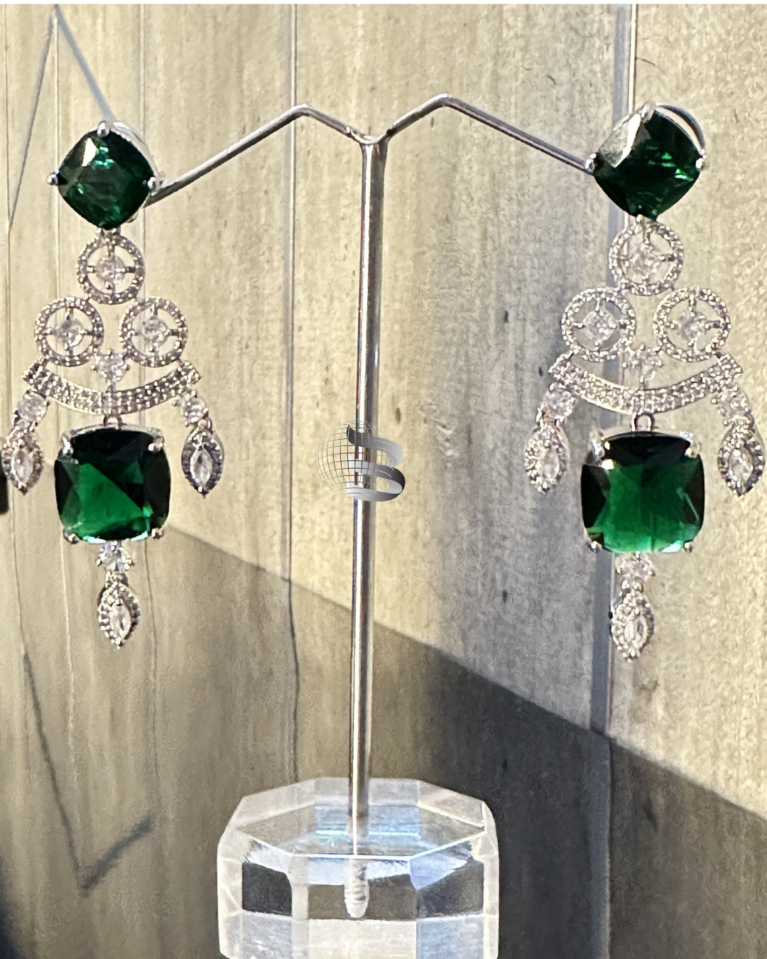 Silver Toned Emerald Stones American Diamond Necklace Set