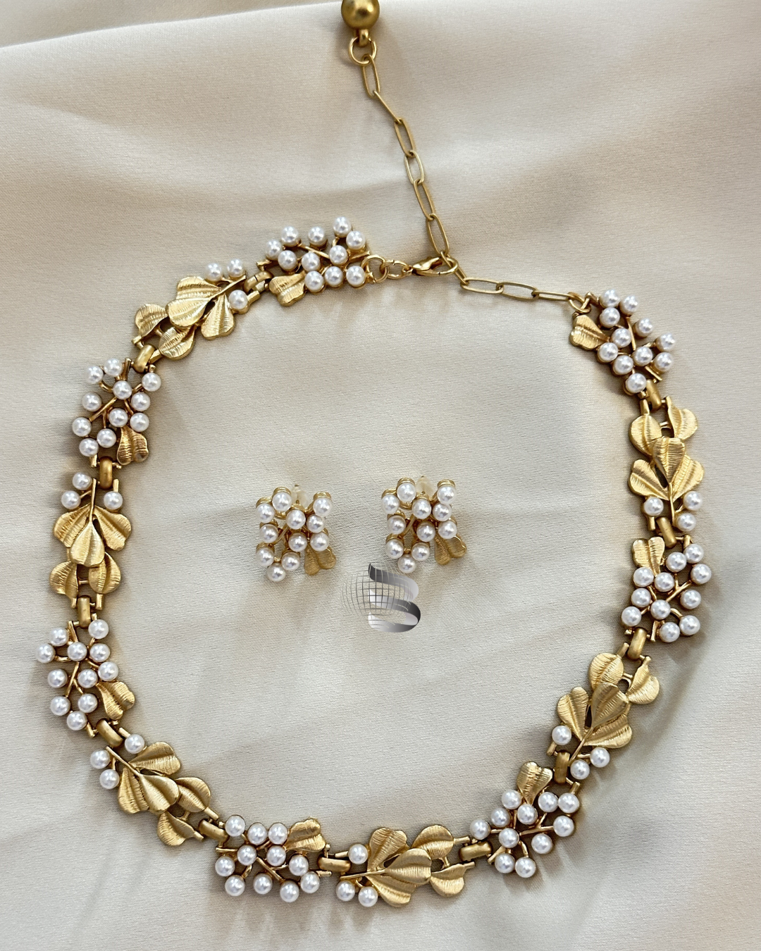 Golden Matt Finish Modern Leaf style with pearl work Necklace Set