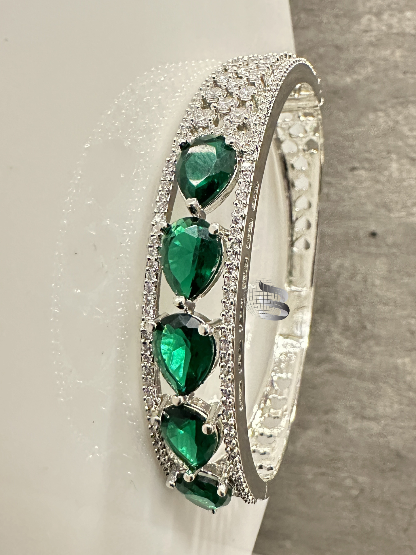 Elegant Emerald Green American Diamond Bracelet for Women and Girls