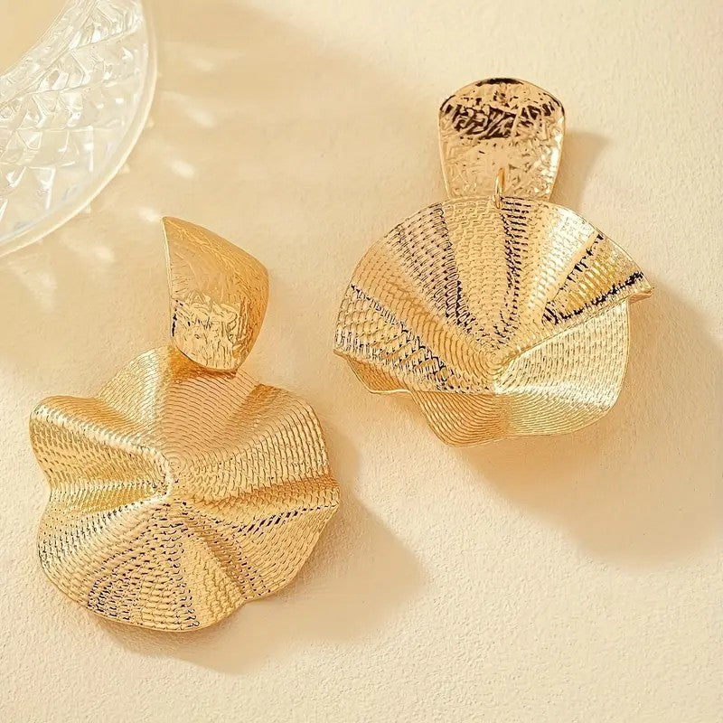 Golden Twisted Earring