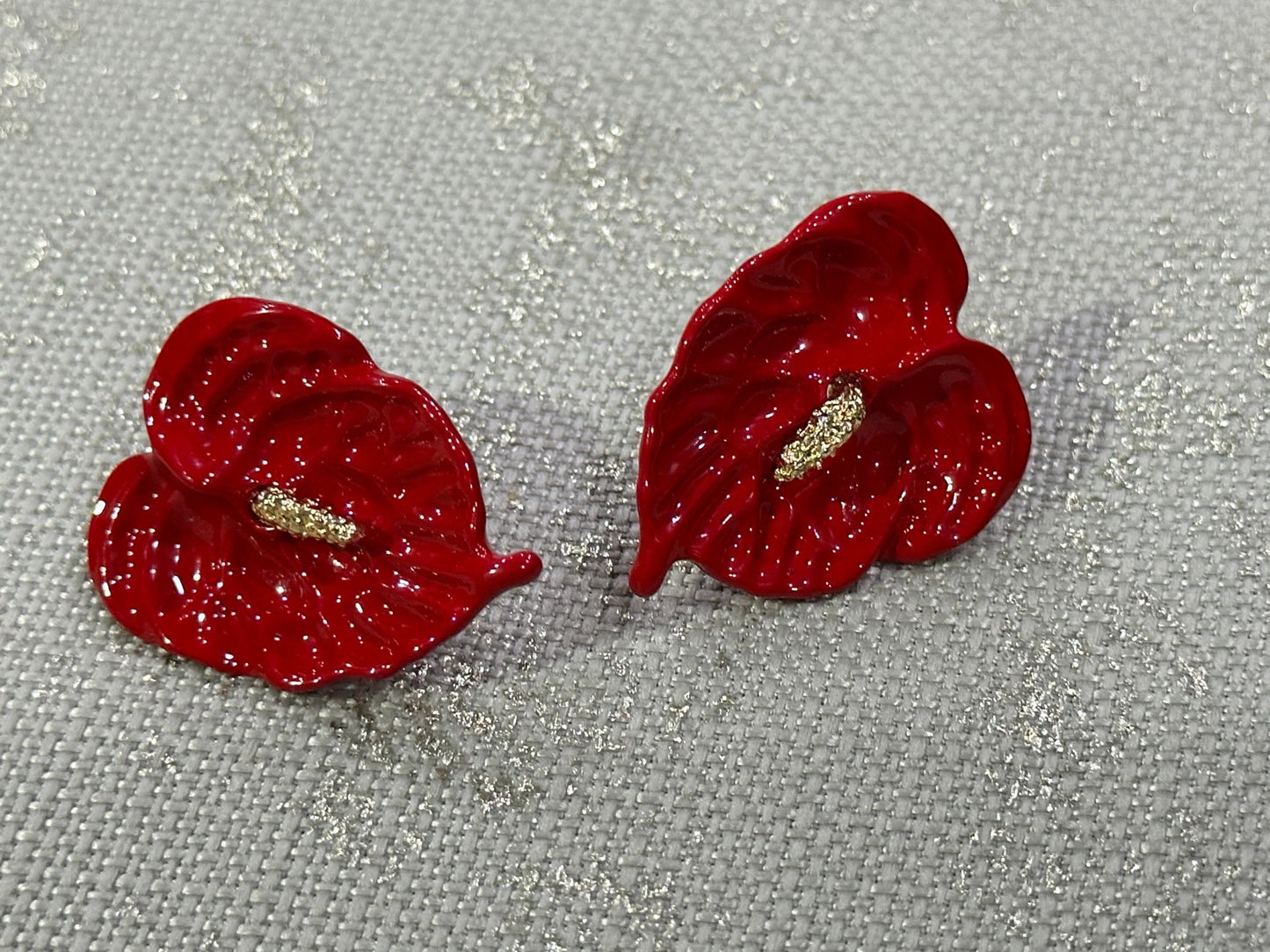 Modern Leaf Design Ceramic Earring