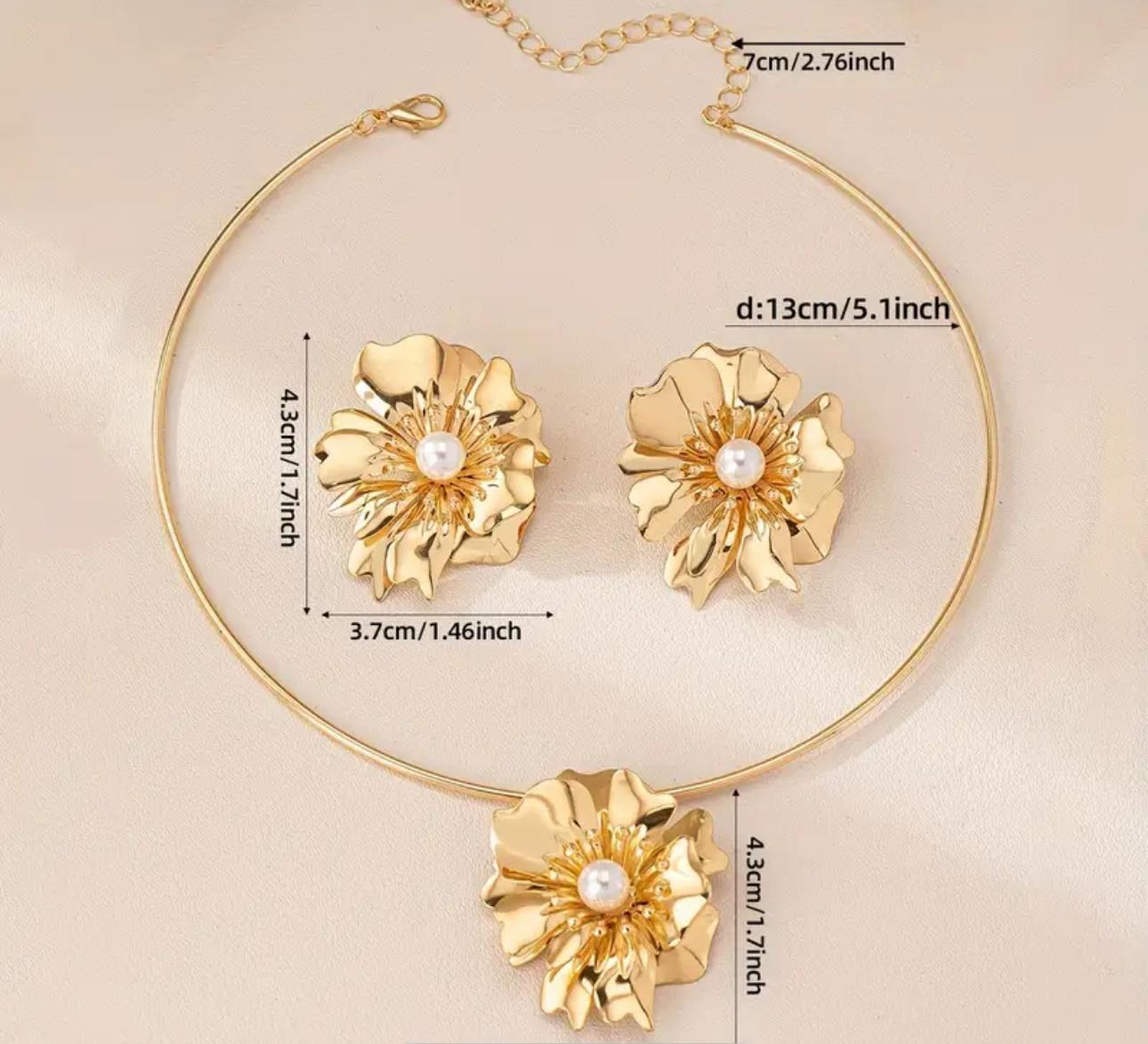 Floral Hasli Style Golden Necklace Set