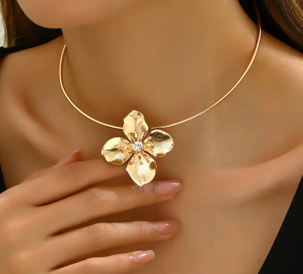 Modern Floral Hasli Style Neckwear