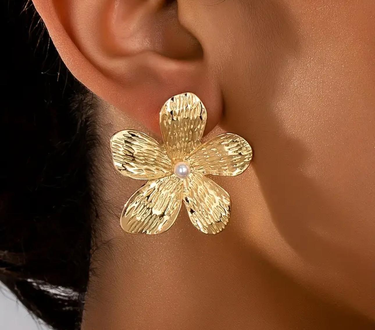 Elegant Floral Earrings