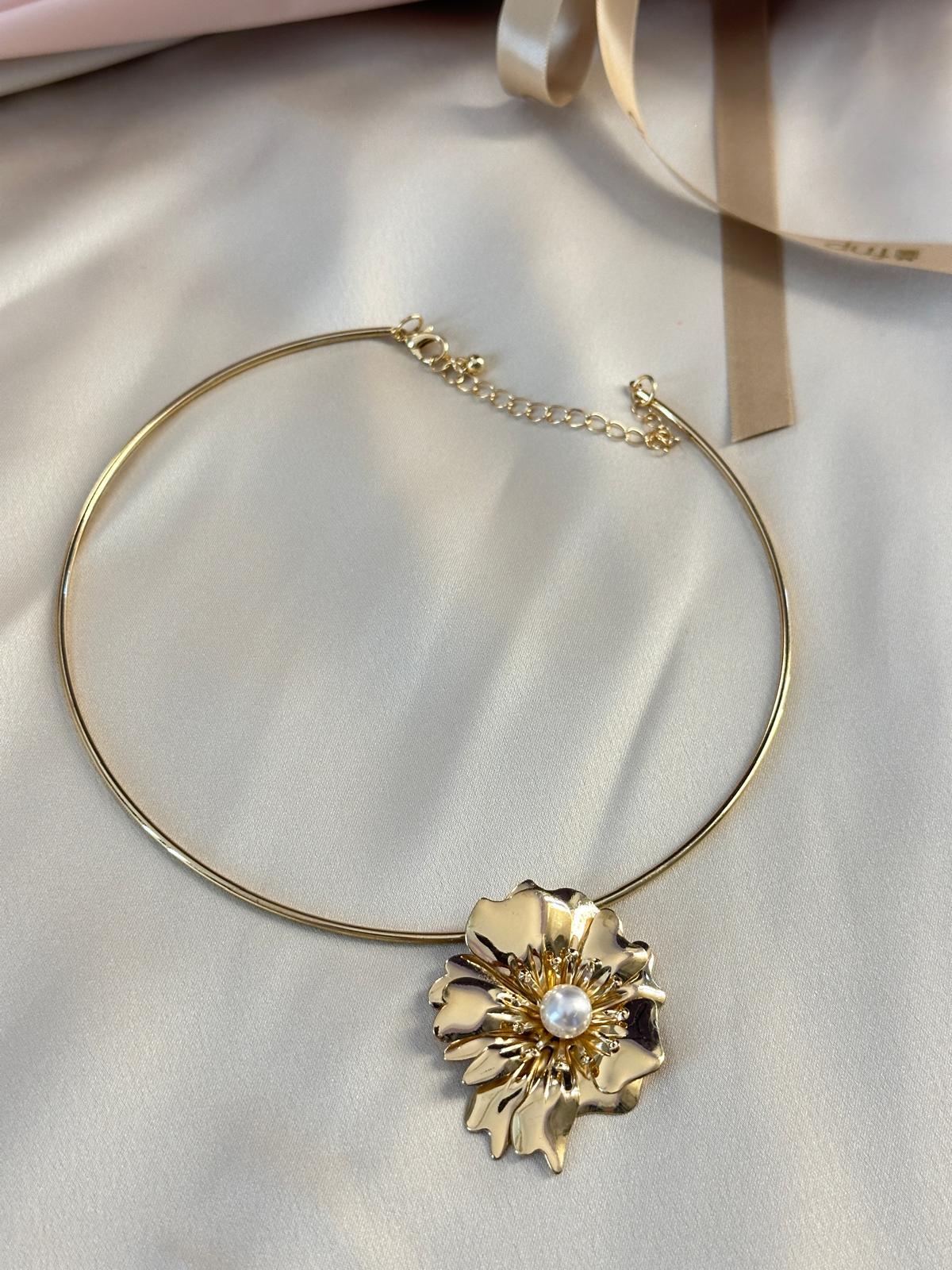 Floral Hasli Style Golden Necklace Set