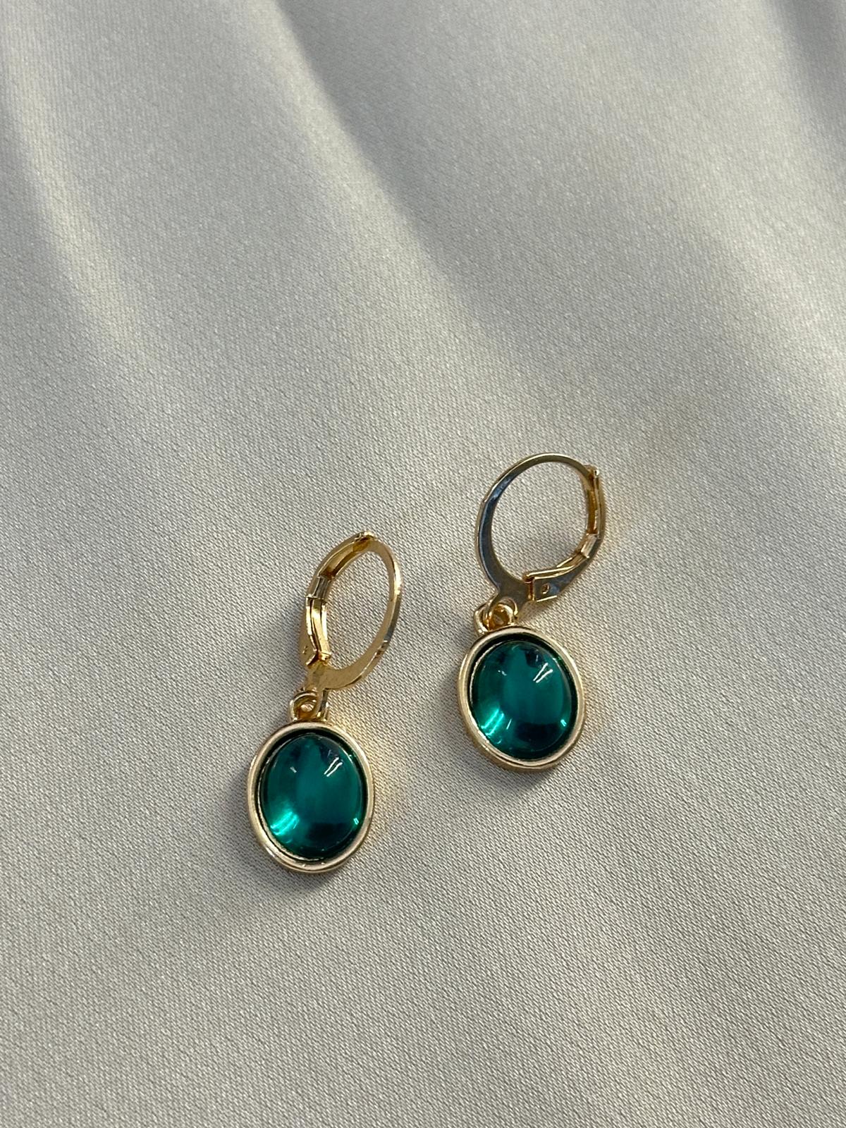 Emerald Sleek Neckwear with Earrings