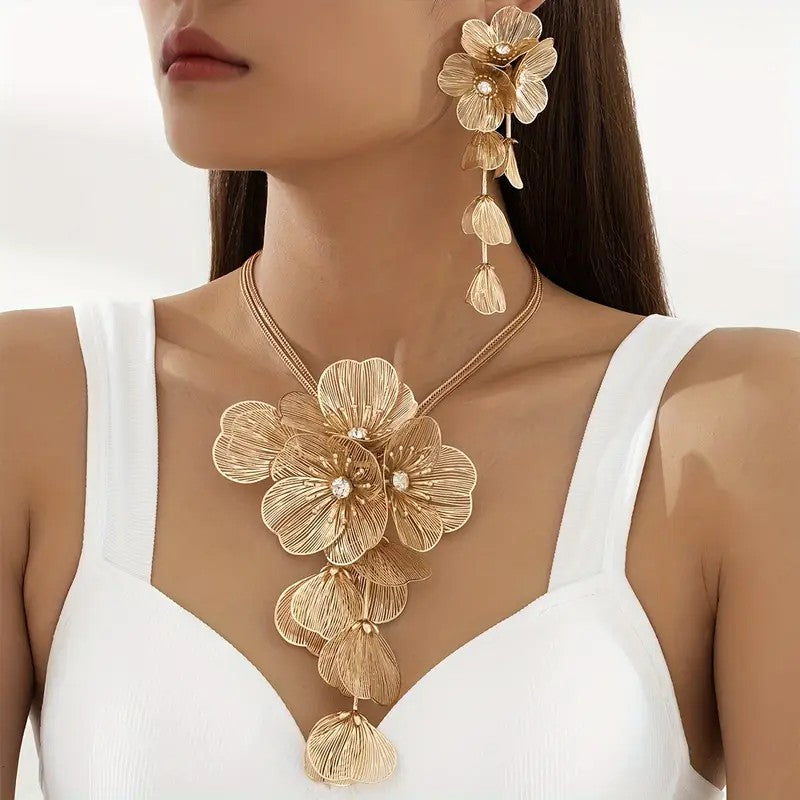 Modern Design Gold Plated Floral Neckwear with Earrings