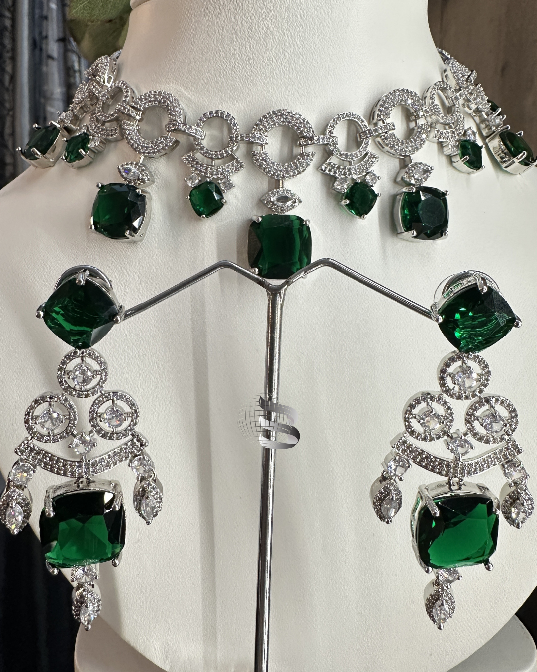 Silver Toned Emerald Stones American Diamond Necklace Set