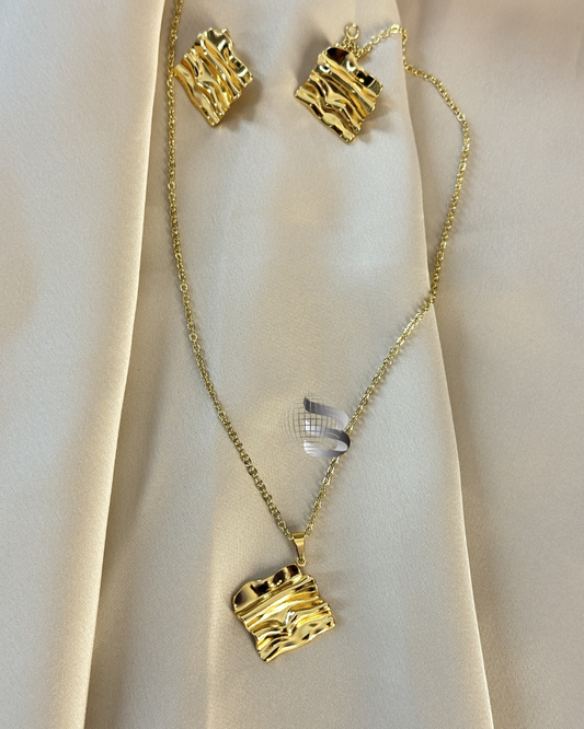 Anti-Tarnish Square Pendant Set – Elegant Jewelry for Girls & Women