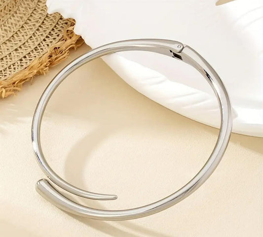 Minimal Silver Hasli Style Statement Neckwear
