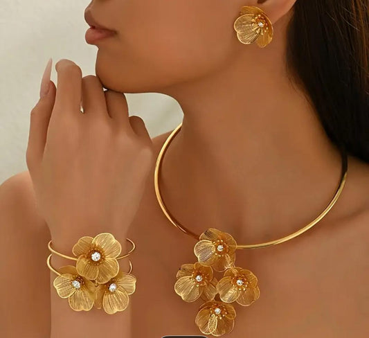 Floral Hasli Style Neckwear with Earring and Bracelet