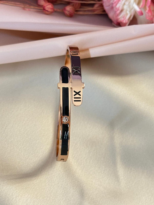 Premium Rose Gold plated Enamelled Sleek Bracelet