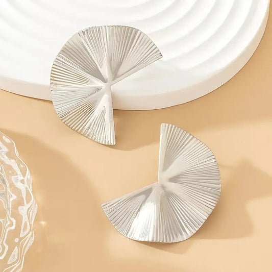 Minimal Design Silver Earring